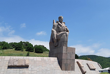 Памятник морякам революции